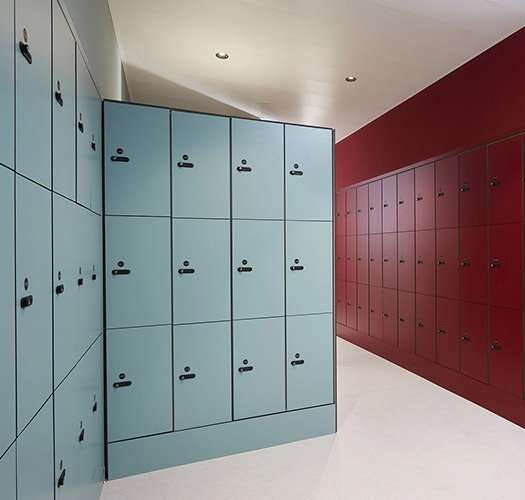 Arredamenti per spogliatoi scuola